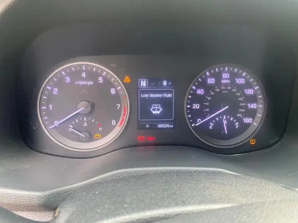 KM8J2CA49JU610597 2018 HYUNDAI TUCSON - Image 8
