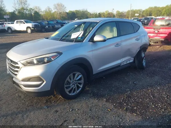 KM8J2CA49JU627223 2018 HYUNDAI TUCSON - Image 2