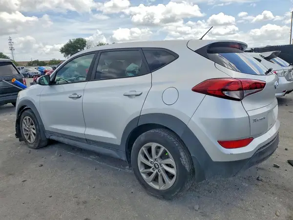 KM8J2CA49JU645379 2018 HYUNDAI TUCSON - Image 2