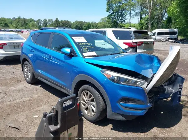 KM8J2CA49JU652610 2018 HYUNDAI TUCSON - Image 1