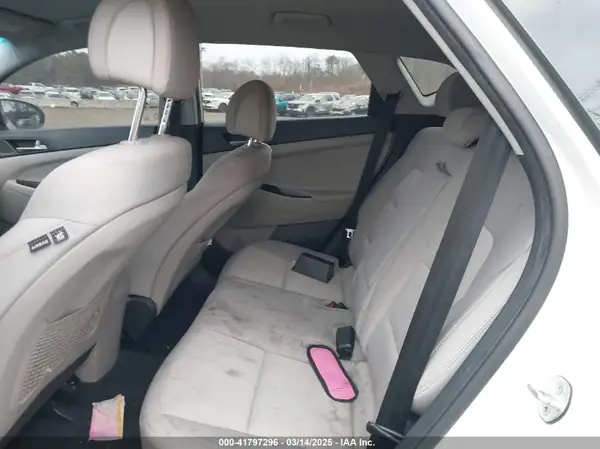 KM8J2CA49JU662845 2018 HYUNDAI TUCSON - Image 8