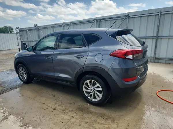 KM8J2CA49JU668693 2018 HYUNDAI TUCSON - Image 2