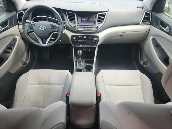 KM8J2CA49JU668693 2018 HYUNDAI TUCSON - Image 8