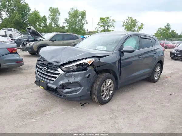 KM8J2CA49JU679662 2018 HYUNDAI TUCSON - Image 2