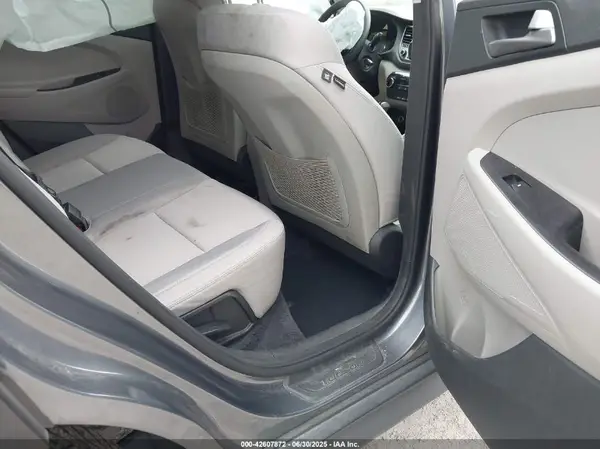 KM8J2CA49JU679662 2018 HYUNDAI TUCSON - Image 8