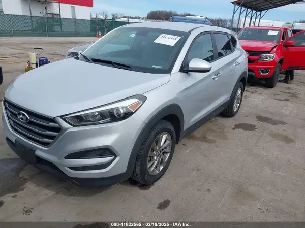 KM8J2CA49JU698390 2018 HYUNDAI TUCSON - Image 2