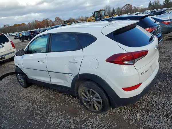 KM8J2CA49JU701191 2018 HYUNDAI TUCSON - Image 2