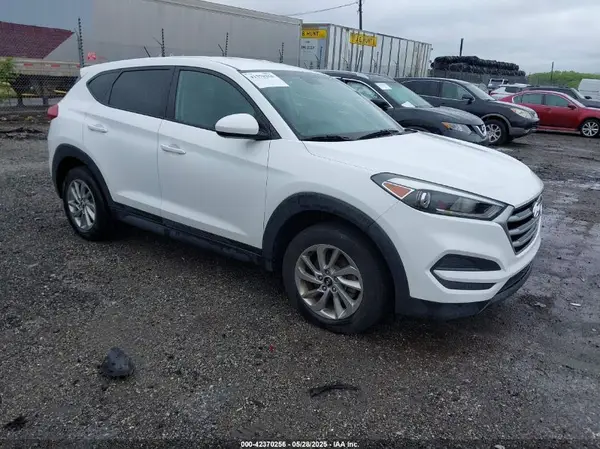 KM8J2CA49JU710375 2018 HYUNDAI TUCSON - Image 1