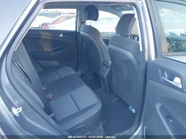 KM8J2CA49JU756479 2018 HYUNDAI TUCSON - Image 8