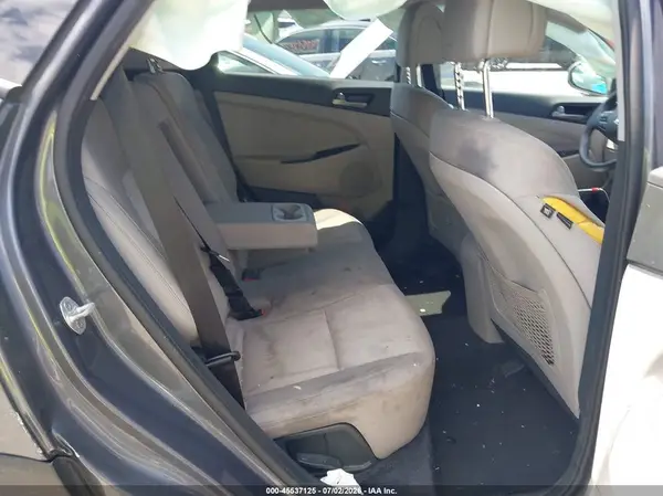 KM8J2CA49JU769264 2018 HYUNDAI TUCSON - Image 8