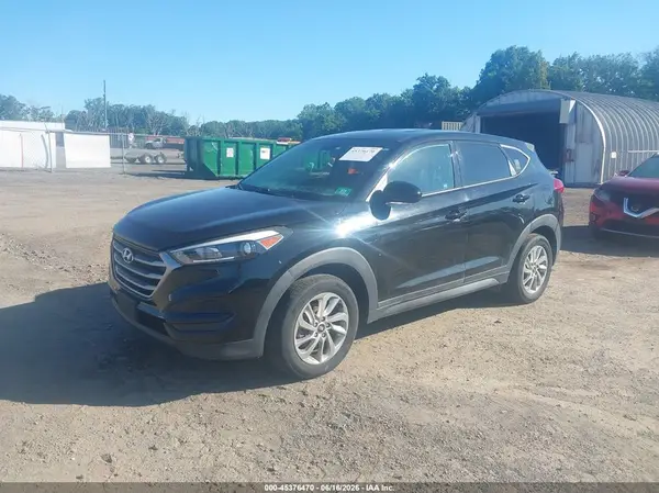 KM8J2CA49JU780894 2018 HYUNDAI TUCSON - Image 2