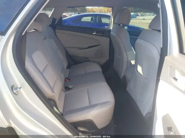 KM8J2CA49JU783486 2018 HYUNDAI TUCSON - Image 8