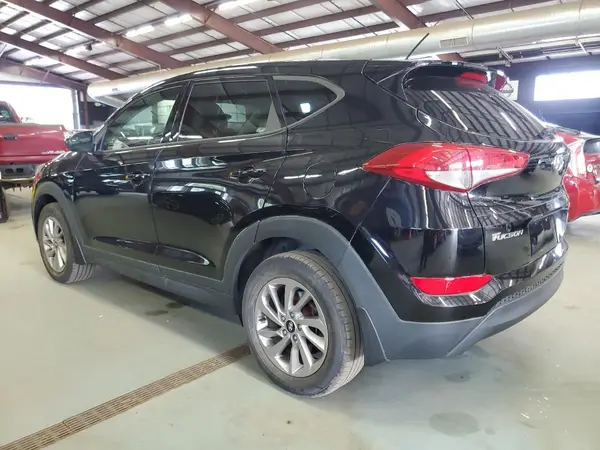 KM8J2CA49JU783813 2018 HYUNDAI TUCSON - Image 2
