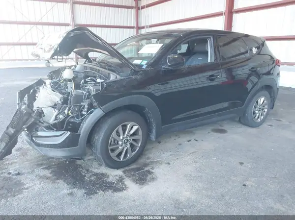 KM8J2CA49JU787943 2018 HYUNDAI TUCSON - Image 2