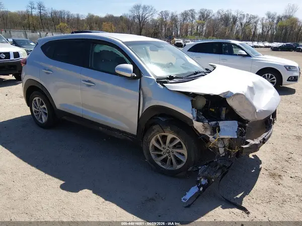 KM8J2CA49JU808368 2018 HYUNDAI TUCSON - Image 1