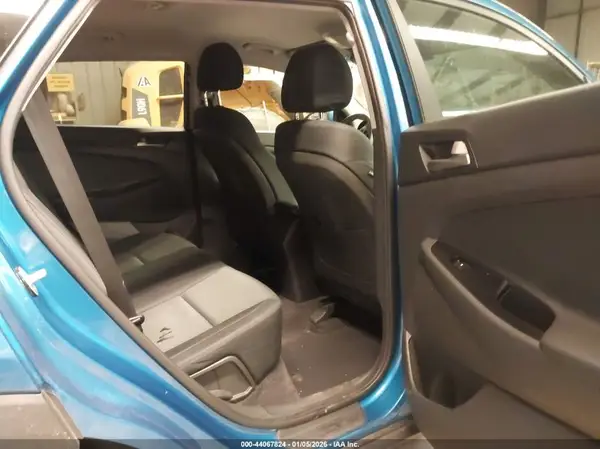 KM8J2CA49JU816051 2018 HYUNDAI TUCSON - Image 8