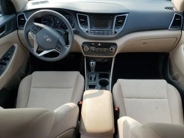 KM8J2CA49JU823856 2018 HYUNDAI TUCSON - Image 8