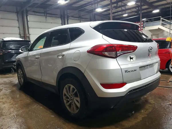 KM8J2CA49JU827955 2018 HYUNDAI TUCSON - Image 2
