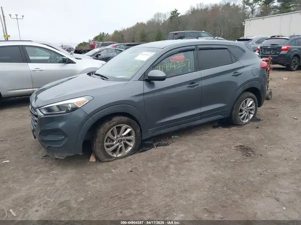 KM8J2CA49JU828488 2018 HYUNDAI TUCSON - Image 2