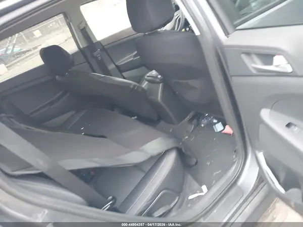 KM8J2CA49JU828488 2018 HYUNDAI TUCSON - Image 8