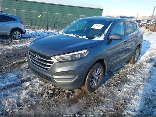 KM8J2CA49JU828538 2018 HYUNDAI TUCSON - Image 2