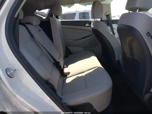 KM8J2CA49KU006758 2019 HYUNDAI TUCSON - Image 8