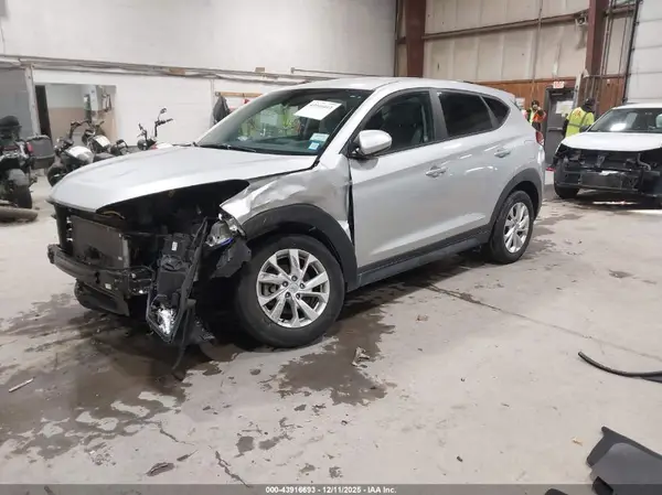 KM8J2CA49KU038612 2019 HYUNDAI TUCSON - Image 2