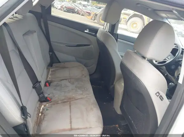 KM8J2CA49KU853120 2019 HYUNDAI TUCSON - Image 8