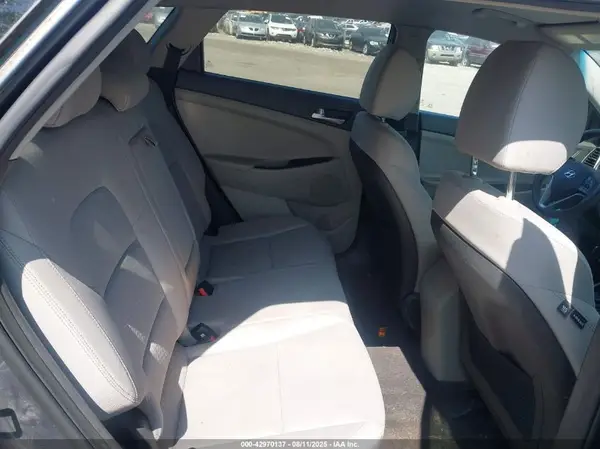KM8J2CA49KU861539 2019 HYUNDAI TUCSON - Image 8