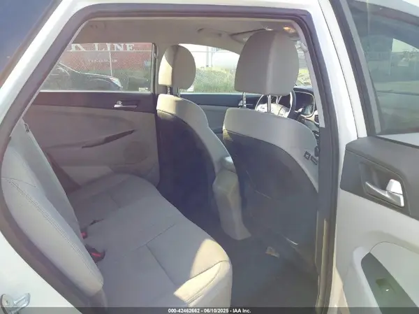 KM8J2CA49KU872136 2019 HYUNDAI TUCSON - Image 8