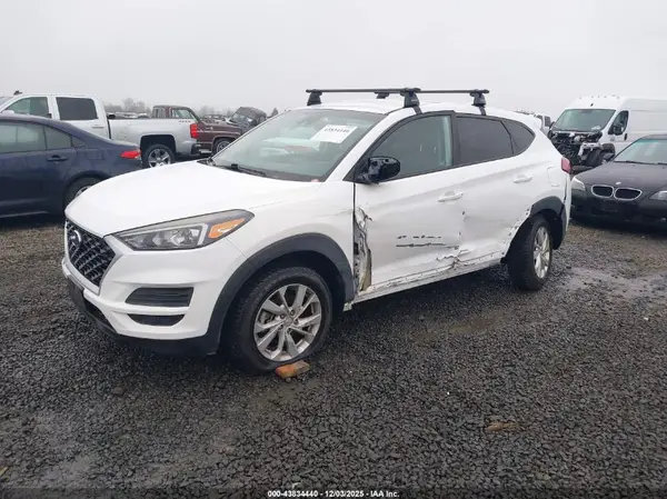 KM8J2CA49KU885615 2019 HYUNDAI TUCSON - Image 2