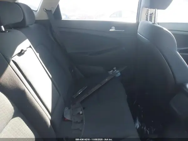 KM8J2CA49KU887199 2019 HYUNDAI TUCSON - Image 8