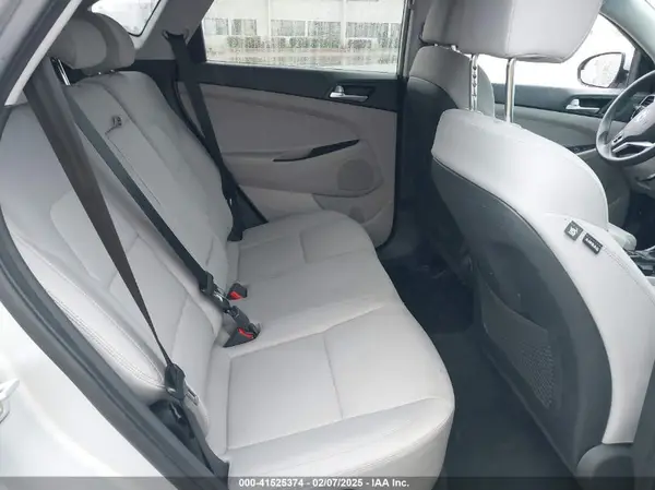 KM8J2CA49KU889180 2019 HYUNDAI TUCSON - Image 8