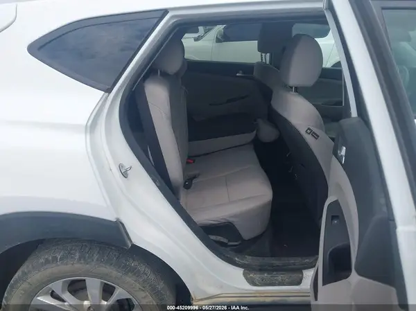 KM8J2CA49KU889454 2019 HYUNDAI TUCSON - Image 8
