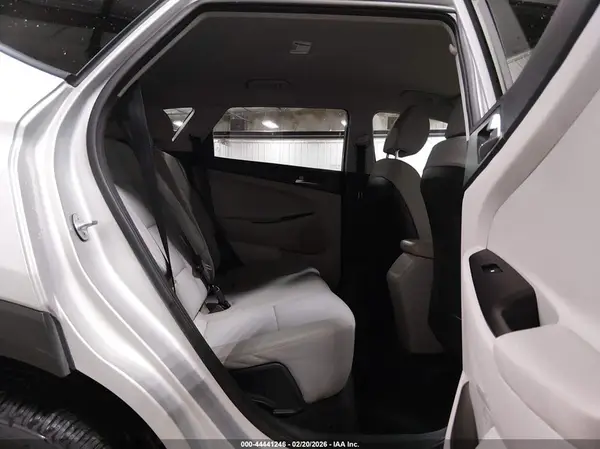 KM8J2CA49KU891382 2019 HYUNDAI TUCSON - Image 8