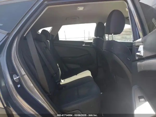 KM8J2CA49KU907189 2019 HYUNDAI TUCSON - Image 8