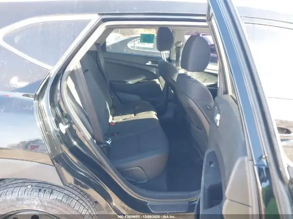 KM8J2CA49KU938782 2019 HYUNDAI TUCSON - Image 8