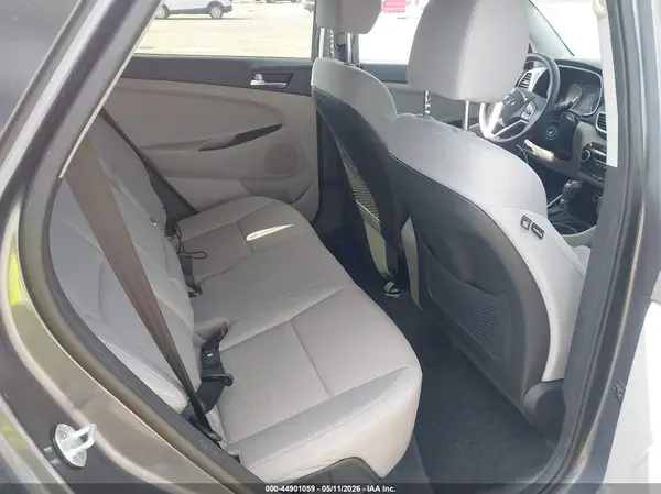 KM8J2CA49KU939639 2019 HYUNDAI TUCSON - Image 8