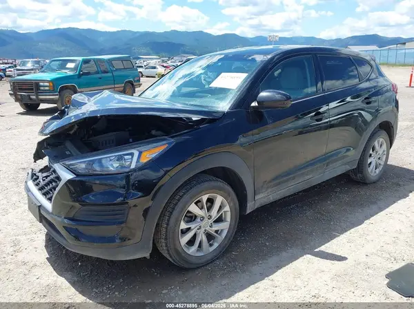 KM8J2CA49KU960748 2019 HYUNDAI TUCSON - Image 2