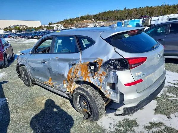 KM8J2CA49KU966114 2019 HYUNDAI TUCSON - Image 2