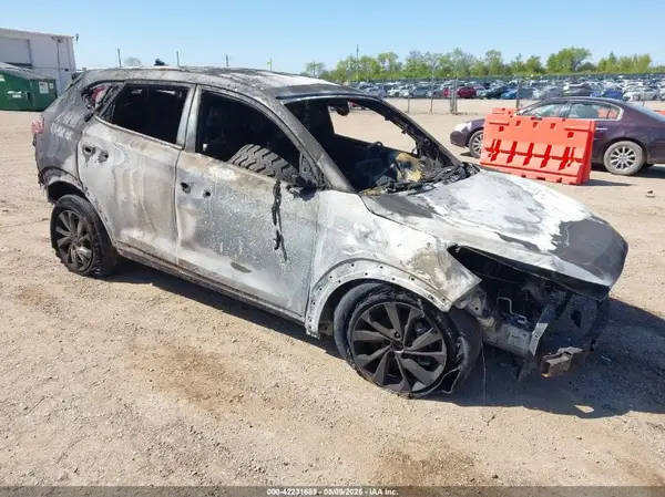 KM8J2CA49KU990476 2019 HYUNDAI TUCSON - Image 1