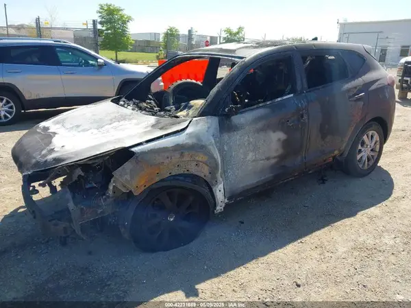 KM8J2CA49KU990476 2019 HYUNDAI TUCSON - Image 2