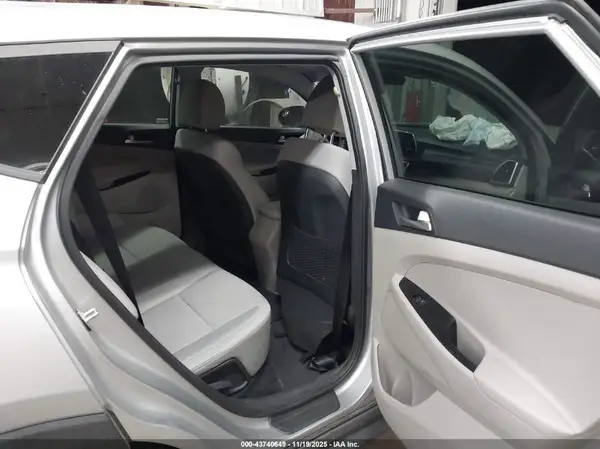 KM8J2CA49LU165118 2020 HYUNDAI TUCSON - Image 8
