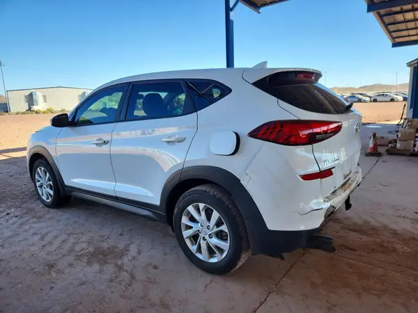 KM8J2CA49LU189693 2020 HYUNDAI TUCSON - Image 2