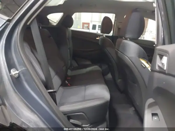 KM8J2CA49MU304715 2021 HYUNDAI TUCSON - Image 8
