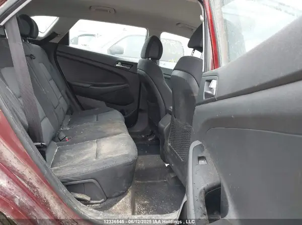 KM8J2CA4XJU620765 2018 HYUNDAI TUCSON - Image 8