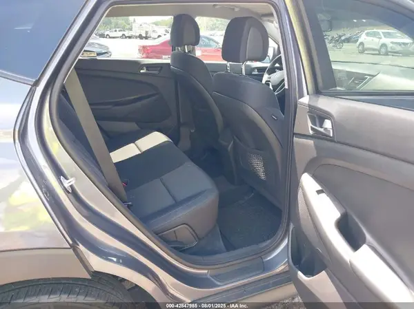 KM8J2CA4XJU630373 2018 HYUNDAI TUCSON - Image 8
