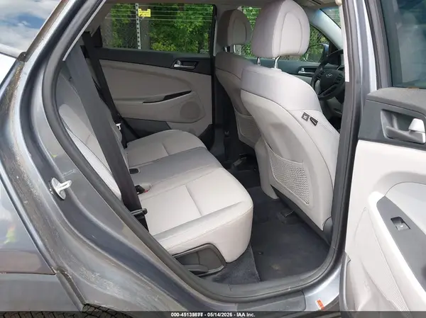KM8J2CA4XJU655063 2018 HYUNDAI TUCSON - Image 8