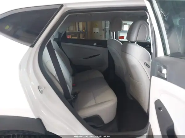KM8J2CA4XJU655662 2018 HYUNDAI TUCSON - Image 8