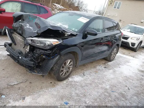 KM8J2CA4XJU662644 2018 HYUNDAI TUCSON - Image 2